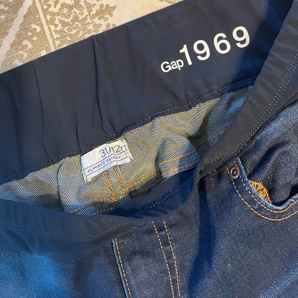 31/12R GAP Maternity Demi Panel Skinny Jeans - Picture 3 of 3